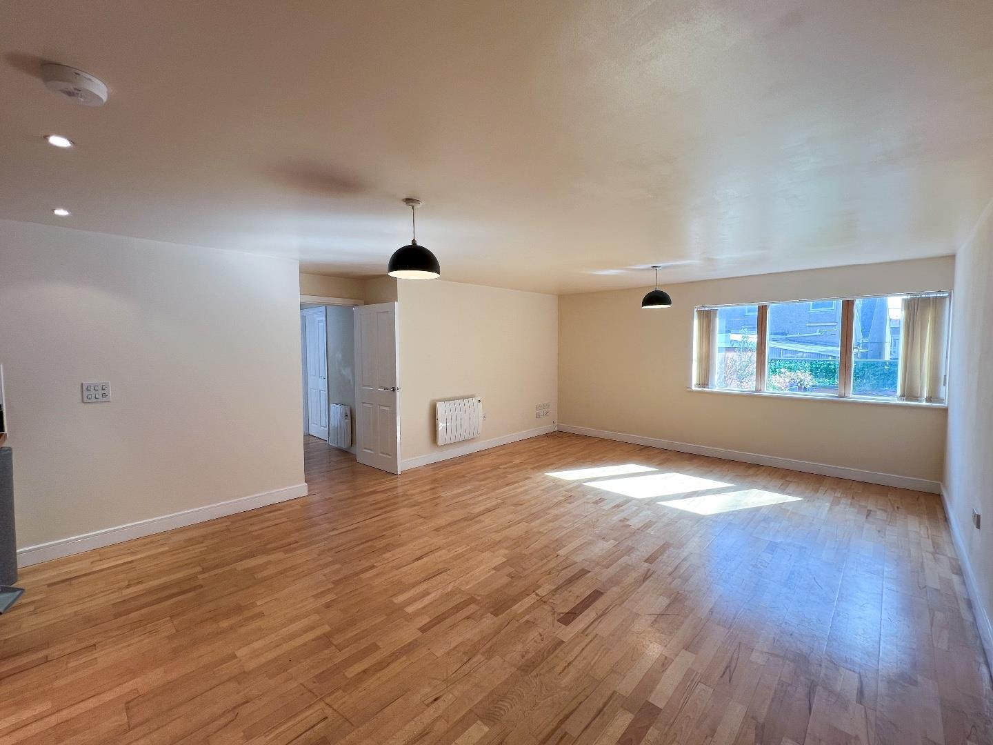 Esplanade, Porthcawl, Bridgend County Borough, CF36 3YE